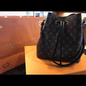 Louis Vuitton neonoe noir